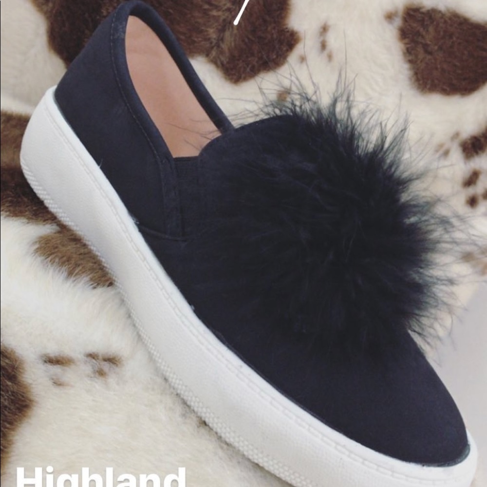 Black slide on sneakers!